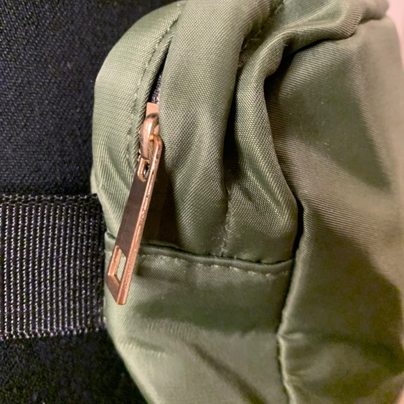 Set of 2 Buckle Fanny Packs - Picture 12 of 16